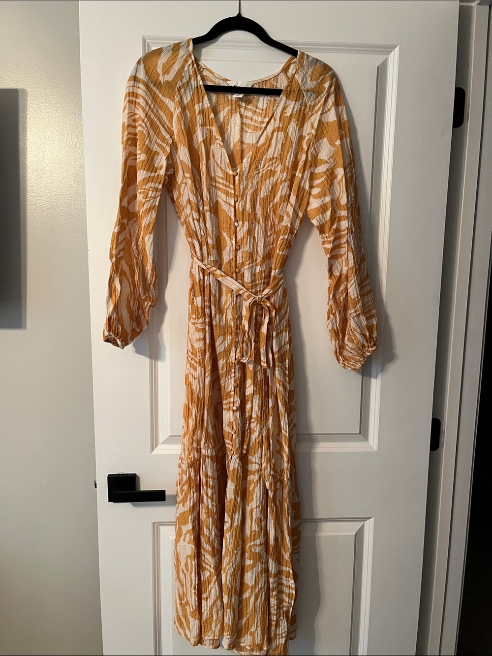 H&M Mustard/White Animal Print Crinkled Maxi Dress (Size Small)